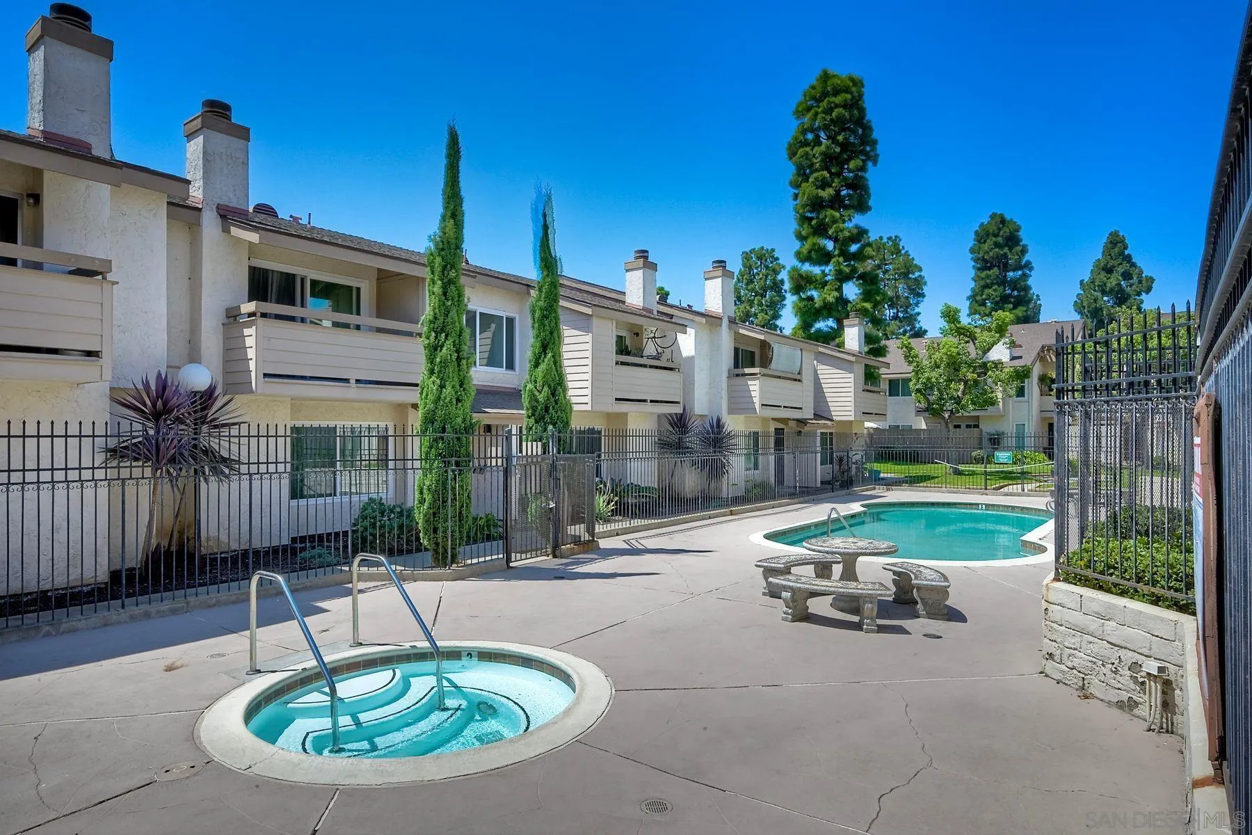 https://cdn.realtyfeed.com/cdn/127/250036780/2f91f752466cca13285812e9903d0a83.webp