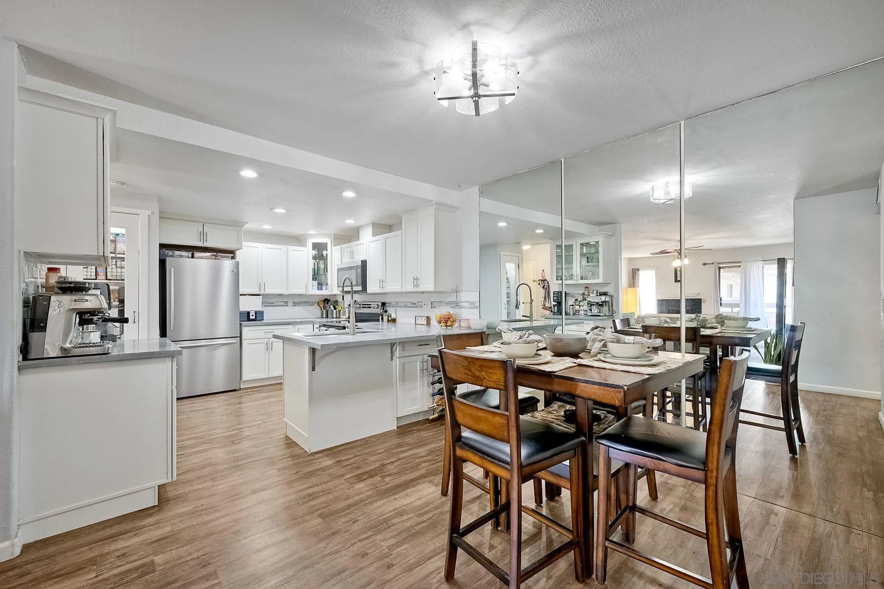 https://cdn.realtyfeed.com/cdn/127/250036780/5f8035dcb6a75bcb65f298f440822dfc.webp
