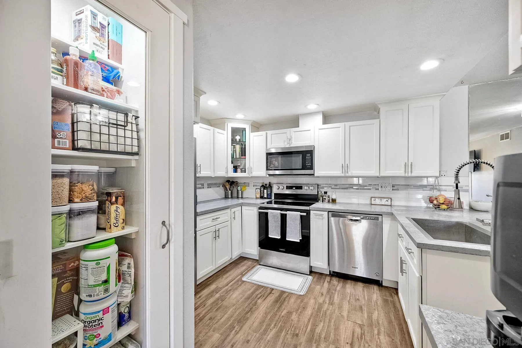 https://cdn.realtyfeed.com/cdn/127/250036780/c7581a045638d96aff222115699be352.webp