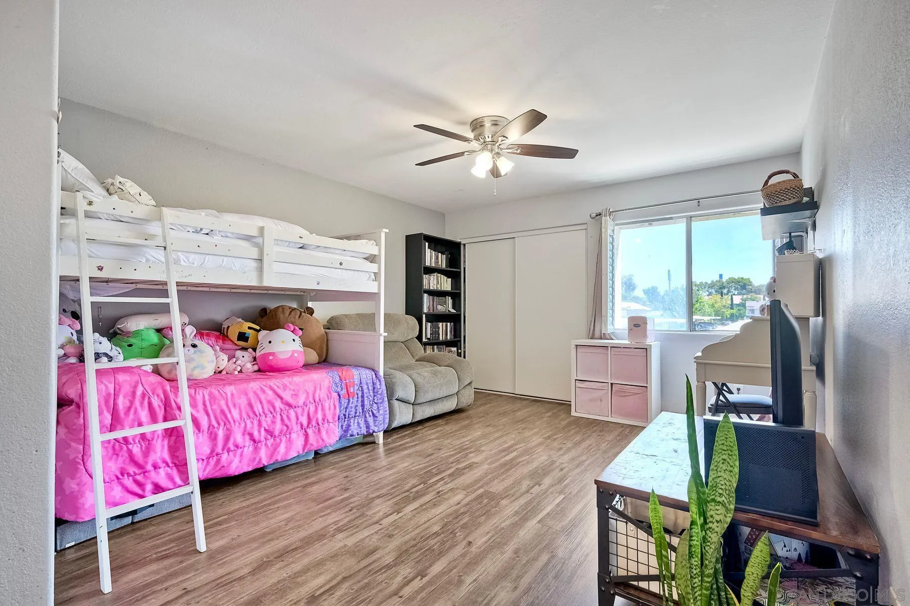 https://cdn.realtyfeed.com/cdn/127/250036780/ccfb36dfdb49565e9f89249f8e112475.webp