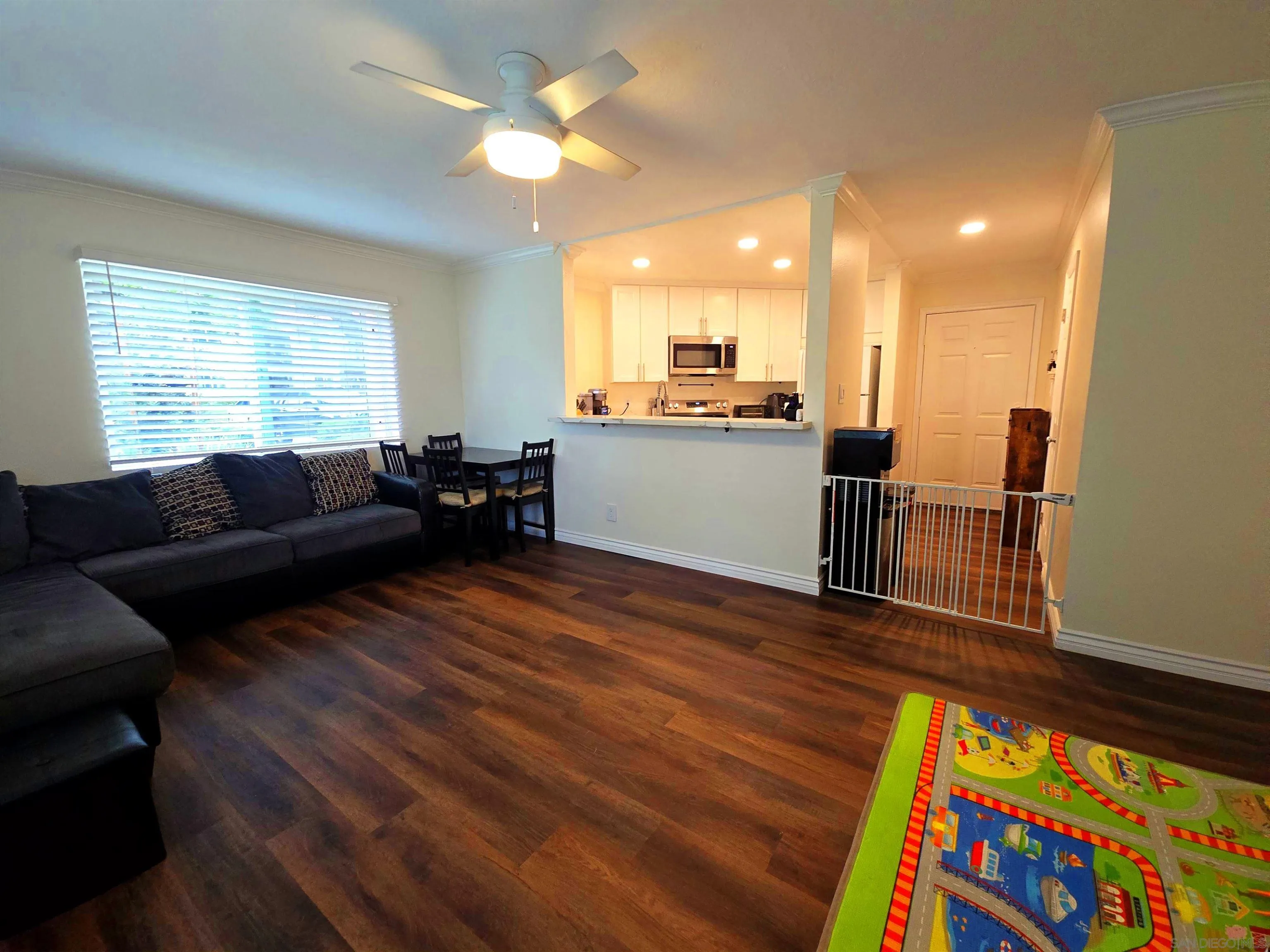 https://cdn.realtyfeed.com/cdn/127/250036781/2fb4aec1d3b49a82841fab616f4dd1d2.webp