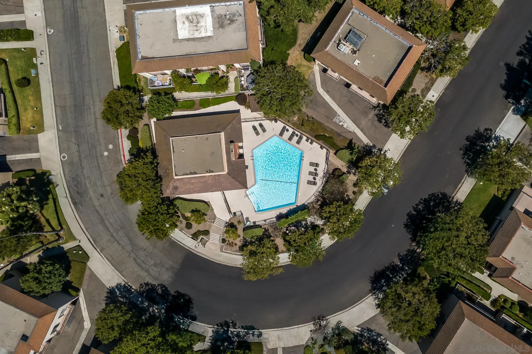 https://cdn.realtyfeed.com/cdn/127/250036786/0cf34f408011a74672b1d5a745db8d90.webp