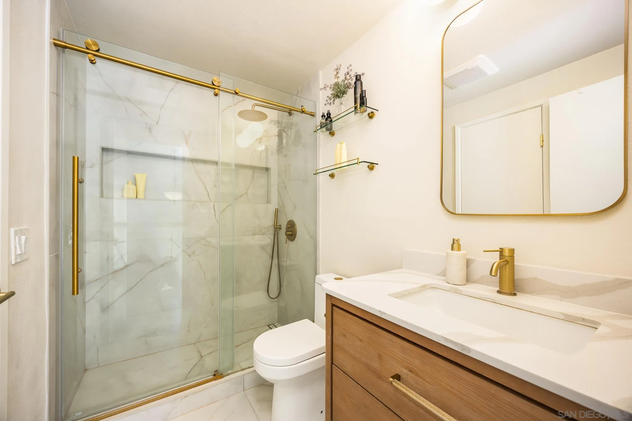 https://cdn.realtyfeed.com/cdn/127/250036786/7b07afdd307404d1fd5f02c096a6be6f.webp