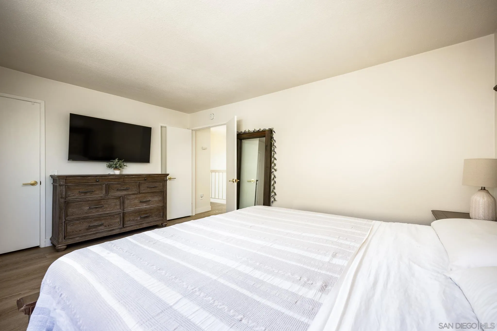 https://cdn.realtyfeed.com/cdn/127/250036786/8bb50fd5bcbef58191afa98bc5d6d00a.webp