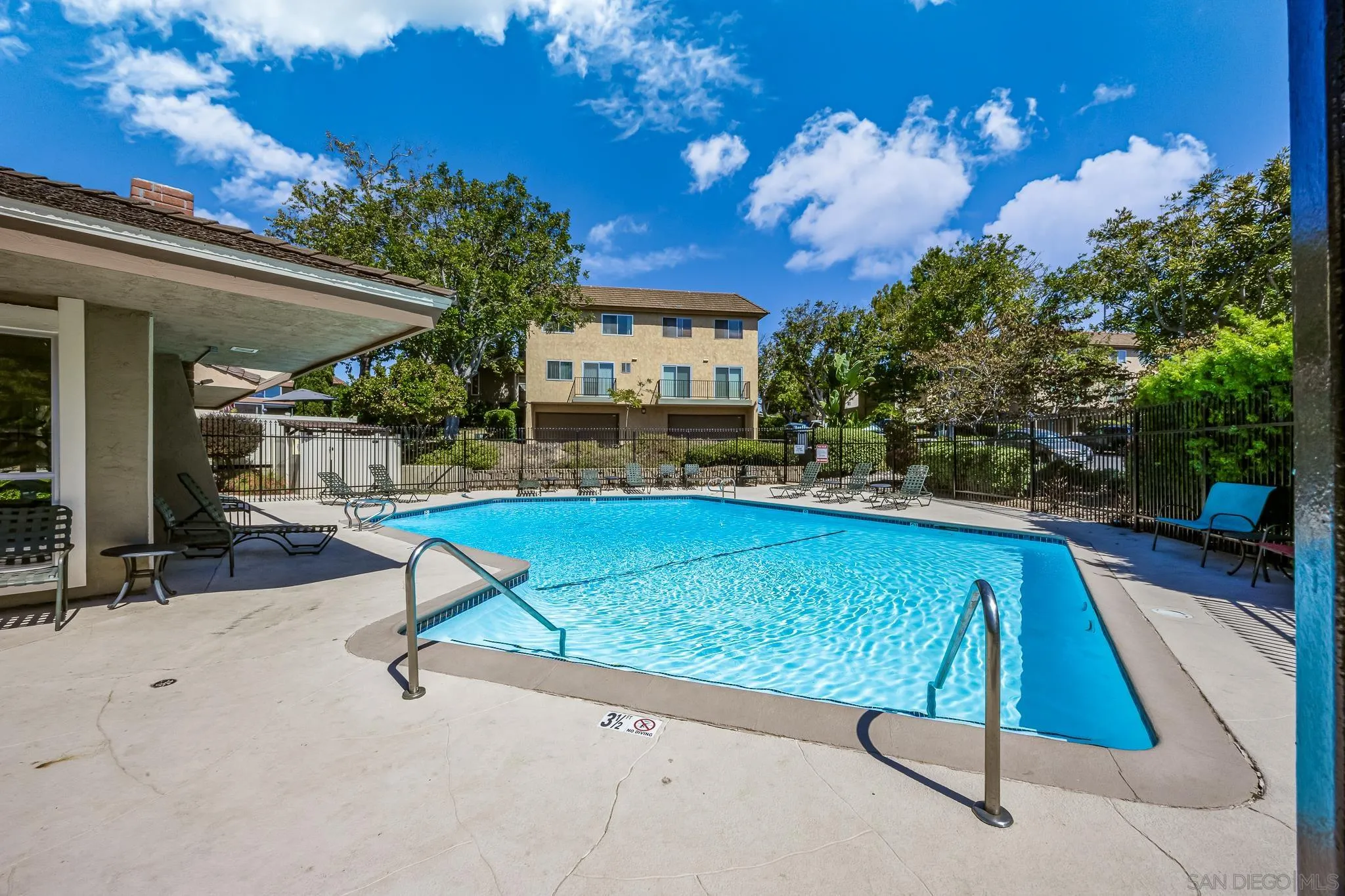 https://cdn.realtyfeed.com/cdn/127/250036786/a5368e8aab7f530a263c5fd3e20c66c9.webp