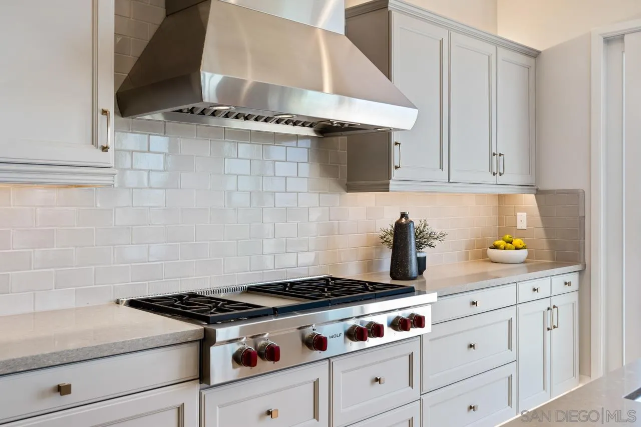 https://cdn.realtyfeed.com/cdn/127/250036787/10f7746f47b5bfcf6c57a7a6e84ad630.webp