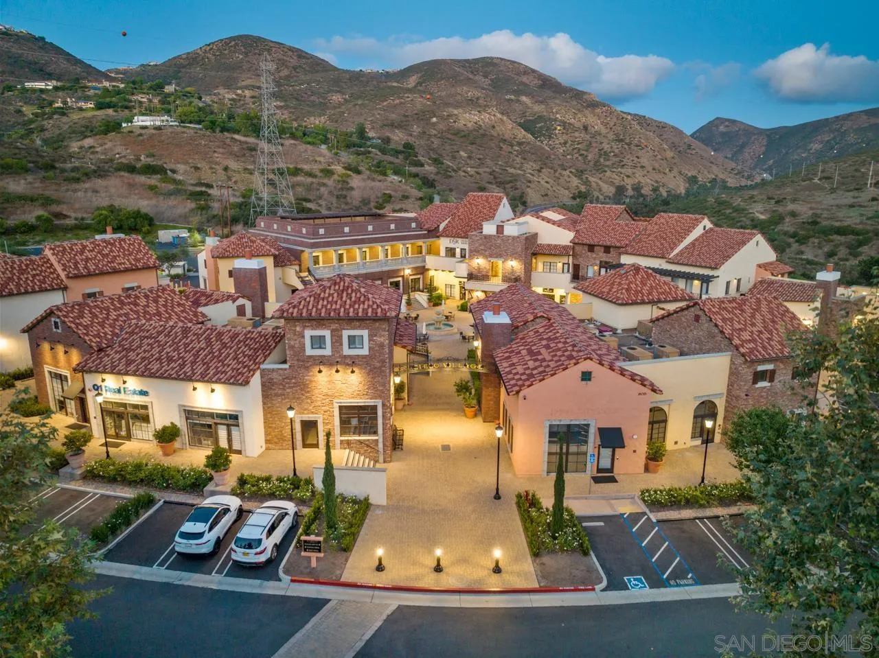 https://cdn.realtyfeed.com/cdn/127/250036787/3ed0a5d9a20adb834f64e29267cbe3c3.webp