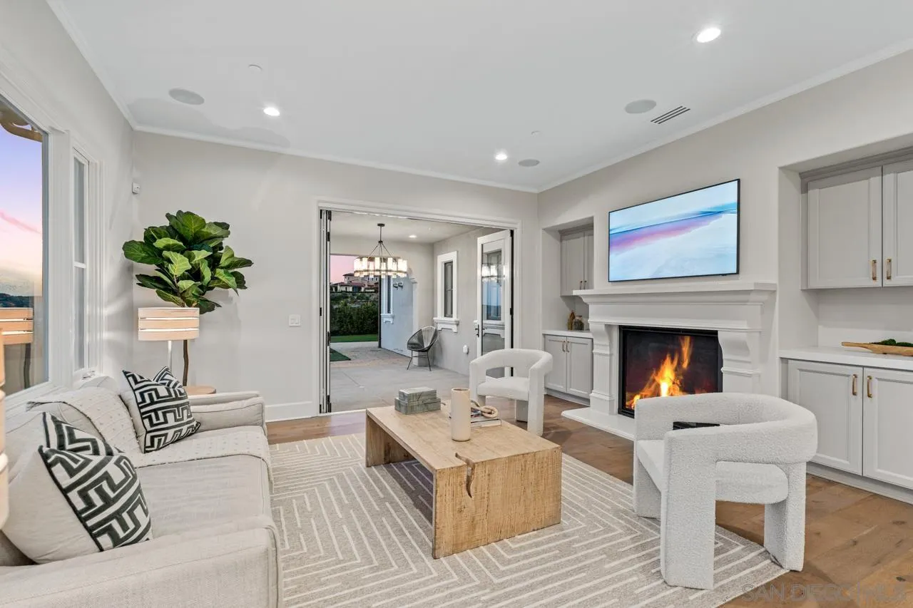 https://cdn.realtyfeed.com/cdn/127/250036787/906e88a612444f487af29b25822044a5.webp