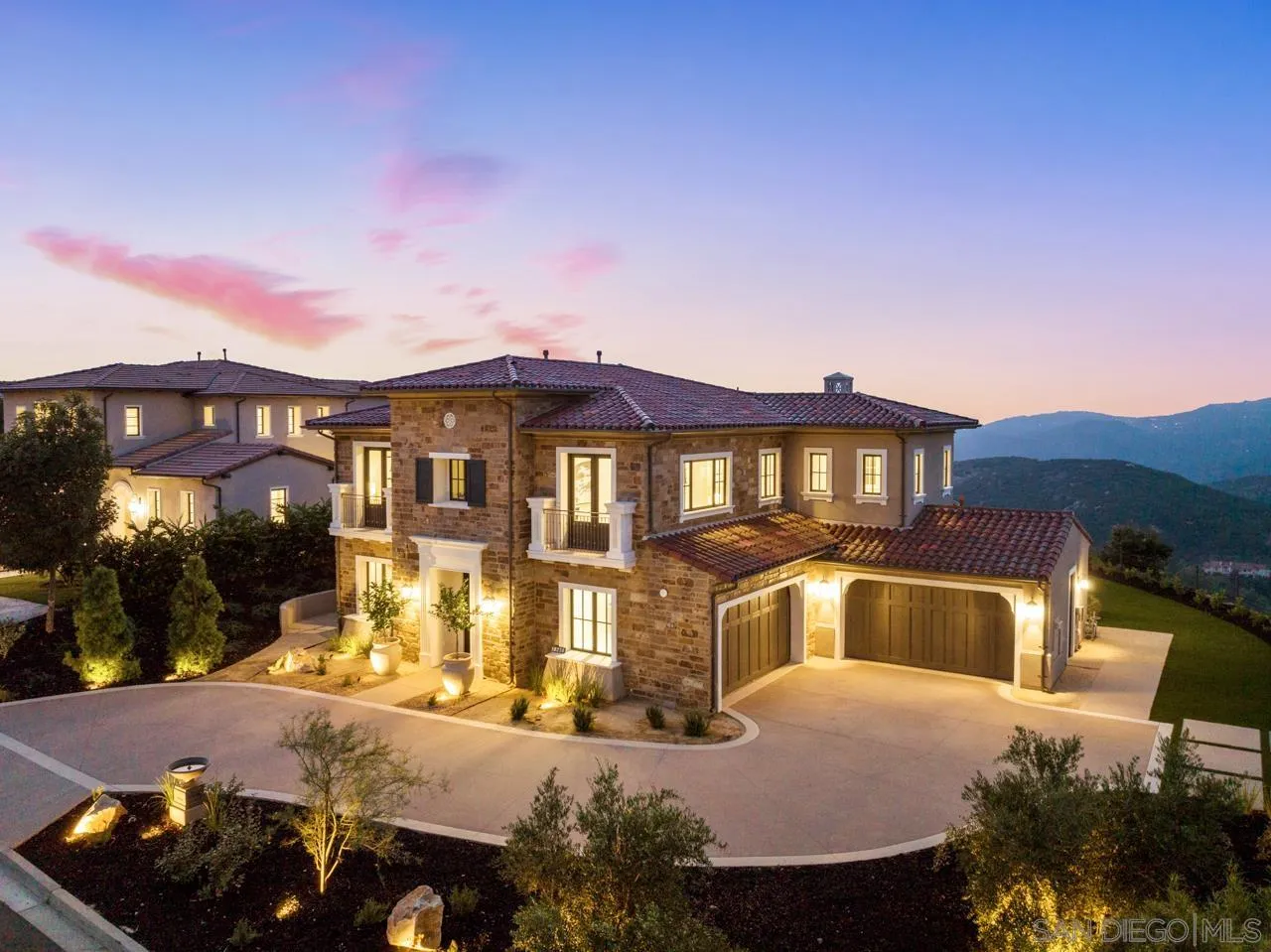 https://cdn.realtyfeed.com/cdn/127/250036787/c0324d407d7c7a7a910eabae70814a01.webp