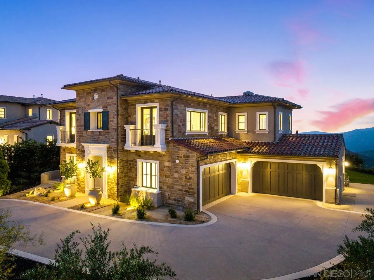 https://cdn.realtyfeed.com/cdn/127/250036787/e33d4fb8e6859f8f0a11e059efdeae50.webp