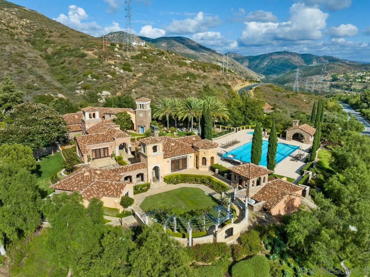 https://cdn.realtyfeed.com/cdn/127/250036787/f96605436cf0af708b09707d2790e982.webp