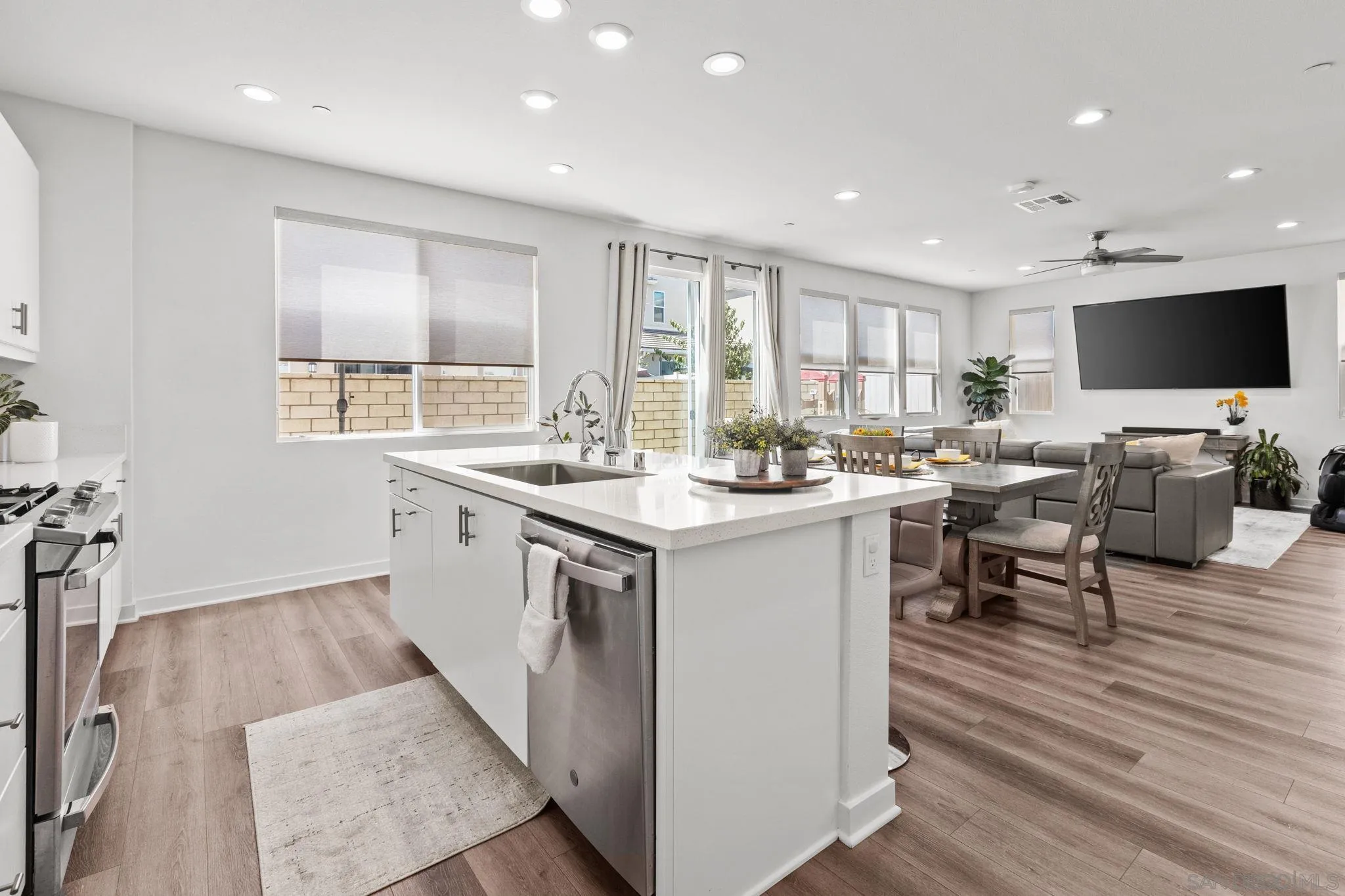 https://cdn.realtyfeed.com/cdn/127/250036788/59247a0f4d35d379951f552bc7688983.webp