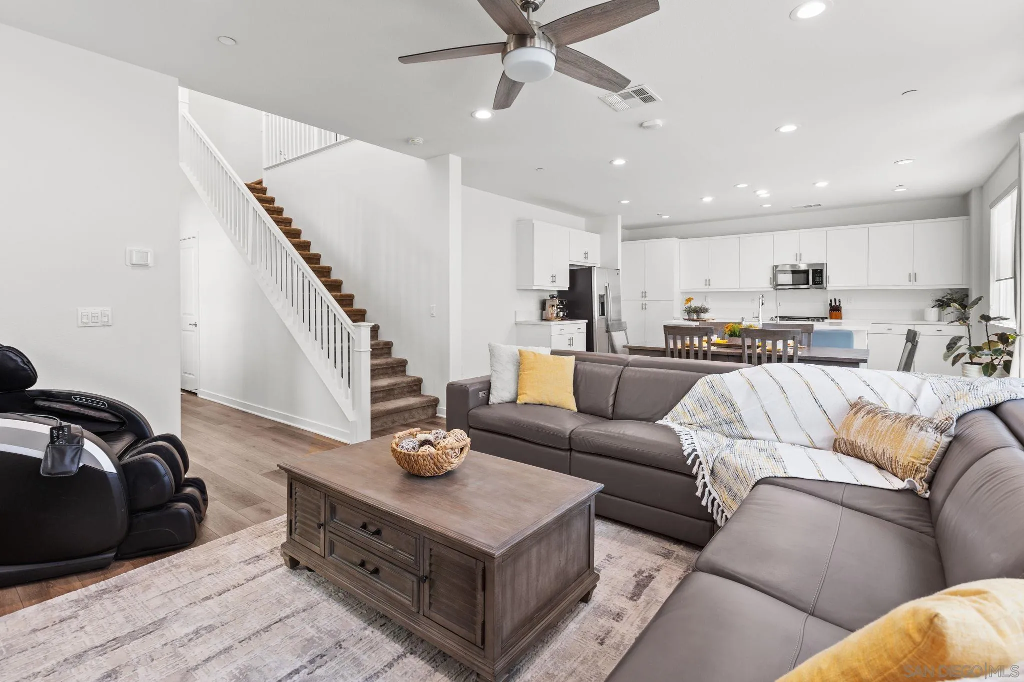 https://cdn.realtyfeed.com/cdn/127/250036788/644fe0dd777a7aed0dd8eb690e5b5e7a.webp
