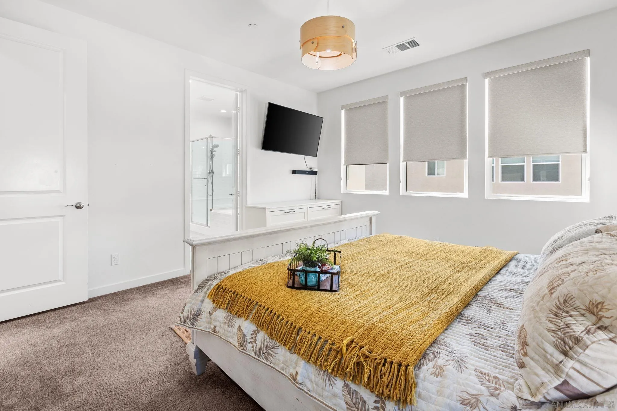 https://cdn.realtyfeed.com/cdn/127/250036788/ad1d5a88e5978255dc3e7eec1423b725.webp