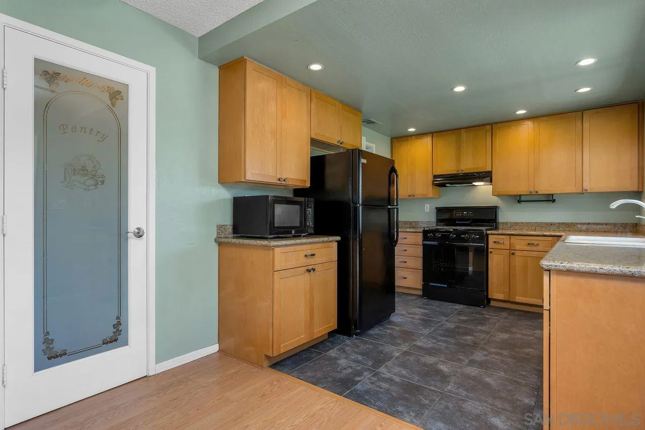 https://cdn.realtyfeed.com/cdn/127/250036792/35ea5b73bed85c9679e92f6d34910e0b.webp