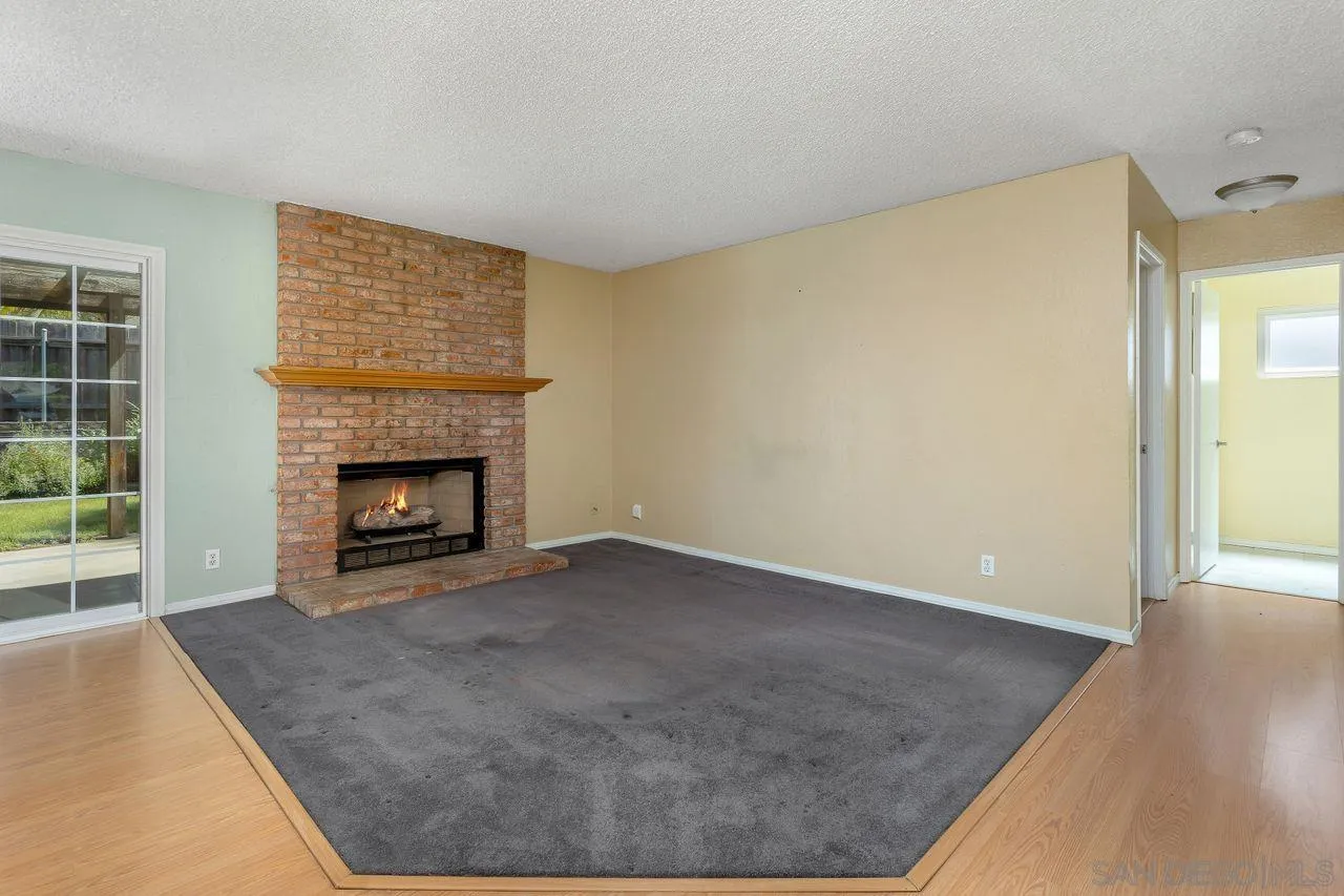 https://cdn.realtyfeed.com/cdn/127/250036792/4c2355d8d34d36c333f7337aadbaf0a1.webp
