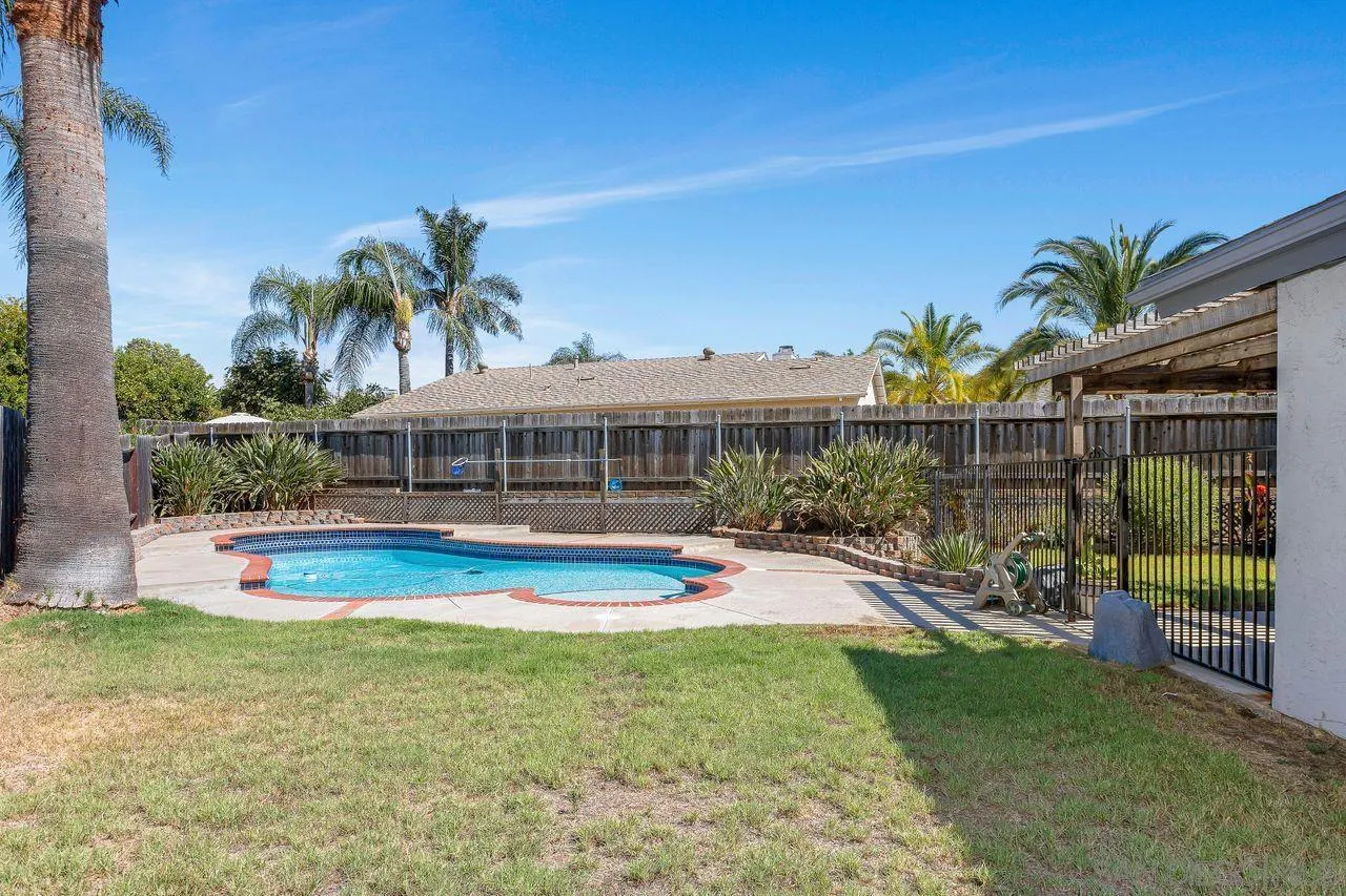 https://cdn.realtyfeed.com/cdn/127/250036792/4f6785125b443e720f17d77717dea548.webp