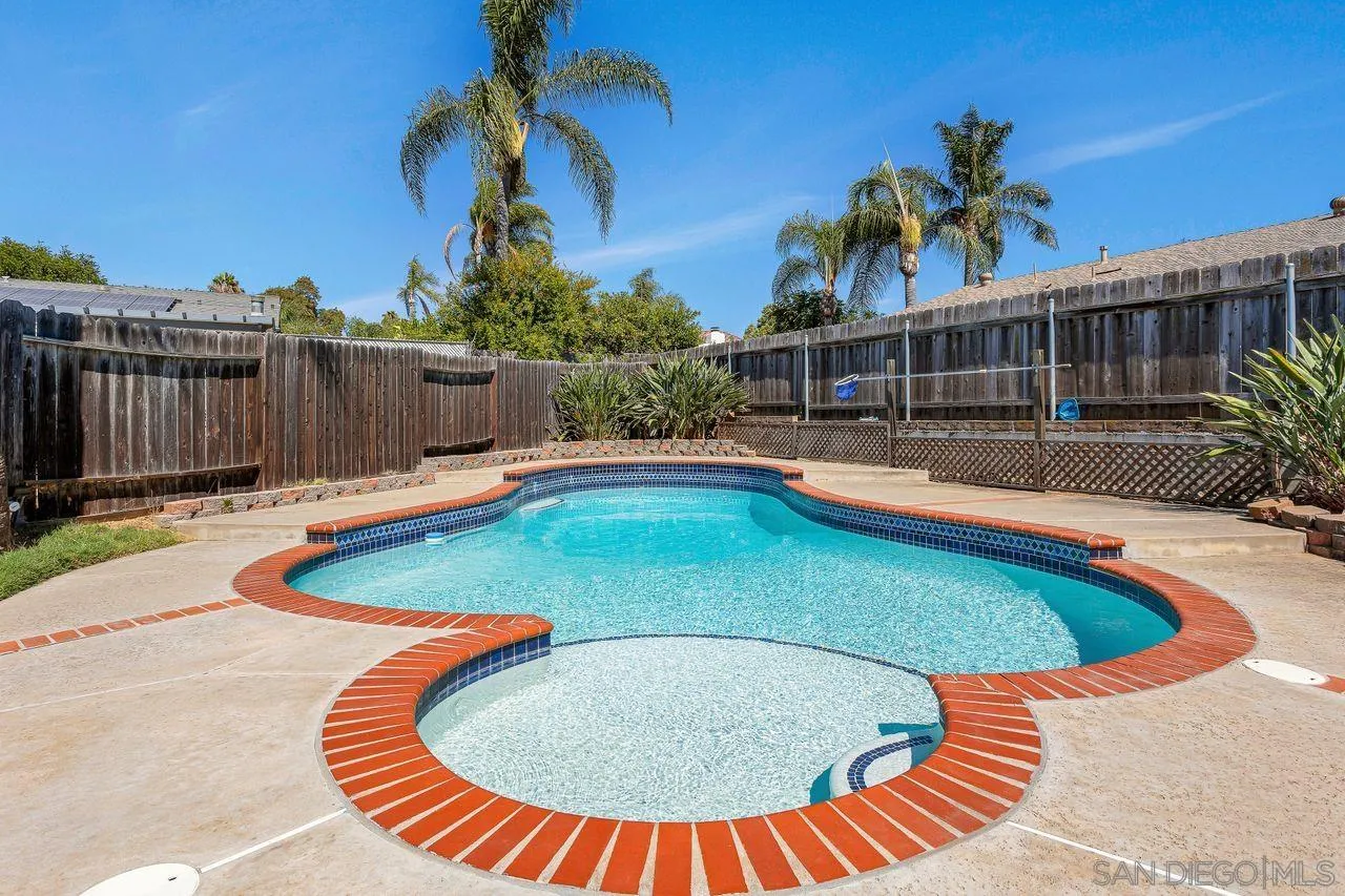 https://cdn.realtyfeed.com/cdn/127/250036792/72563541a2beadcecbda9ece5a7d66c6.webp