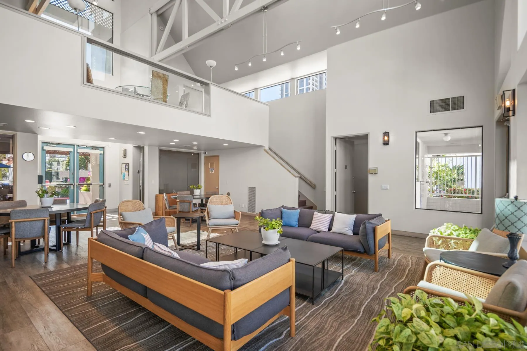 https://cdn.realtyfeed.com/cdn/127/250036794/9a9d940e1f3f751201193c52700177dd.webp