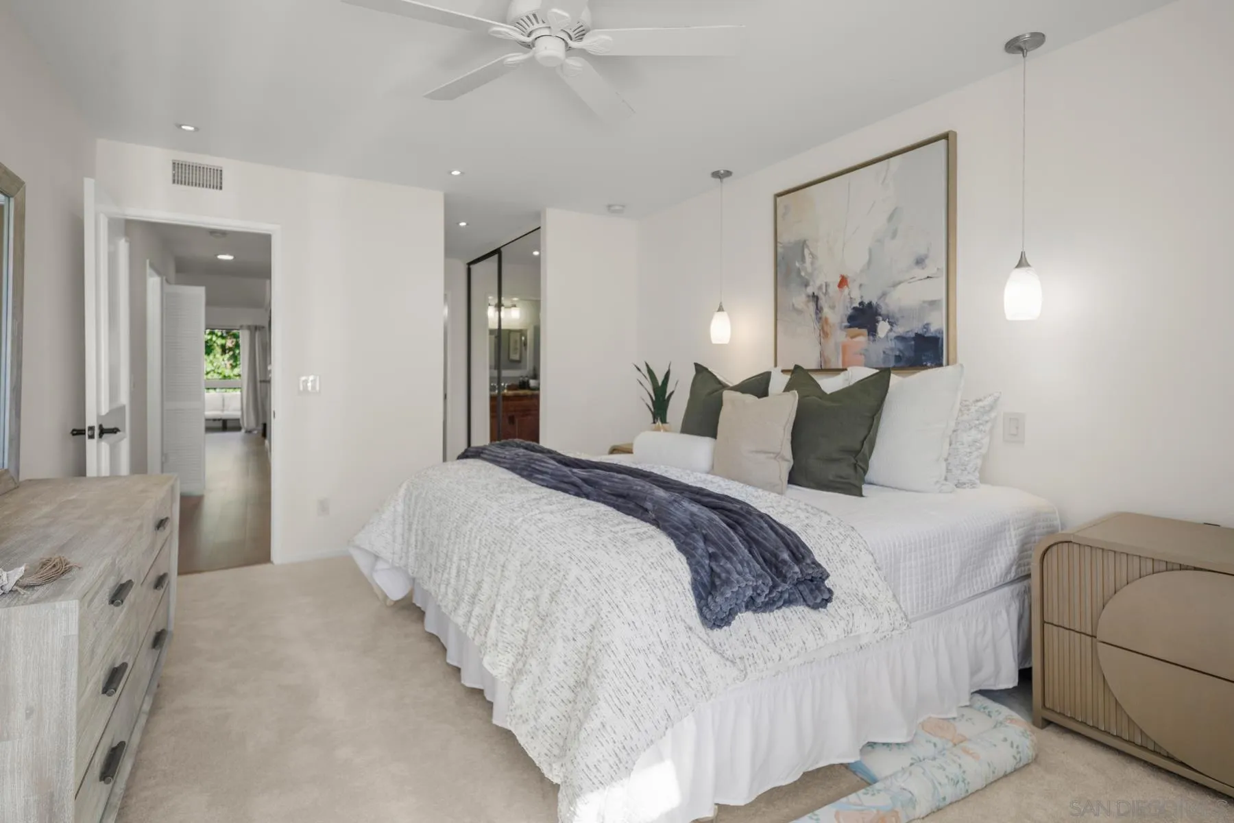 https://cdn.realtyfeed.com/cdn/127/250036794/f6677c967c19a1e9fbe6ca63a723d86e.webp