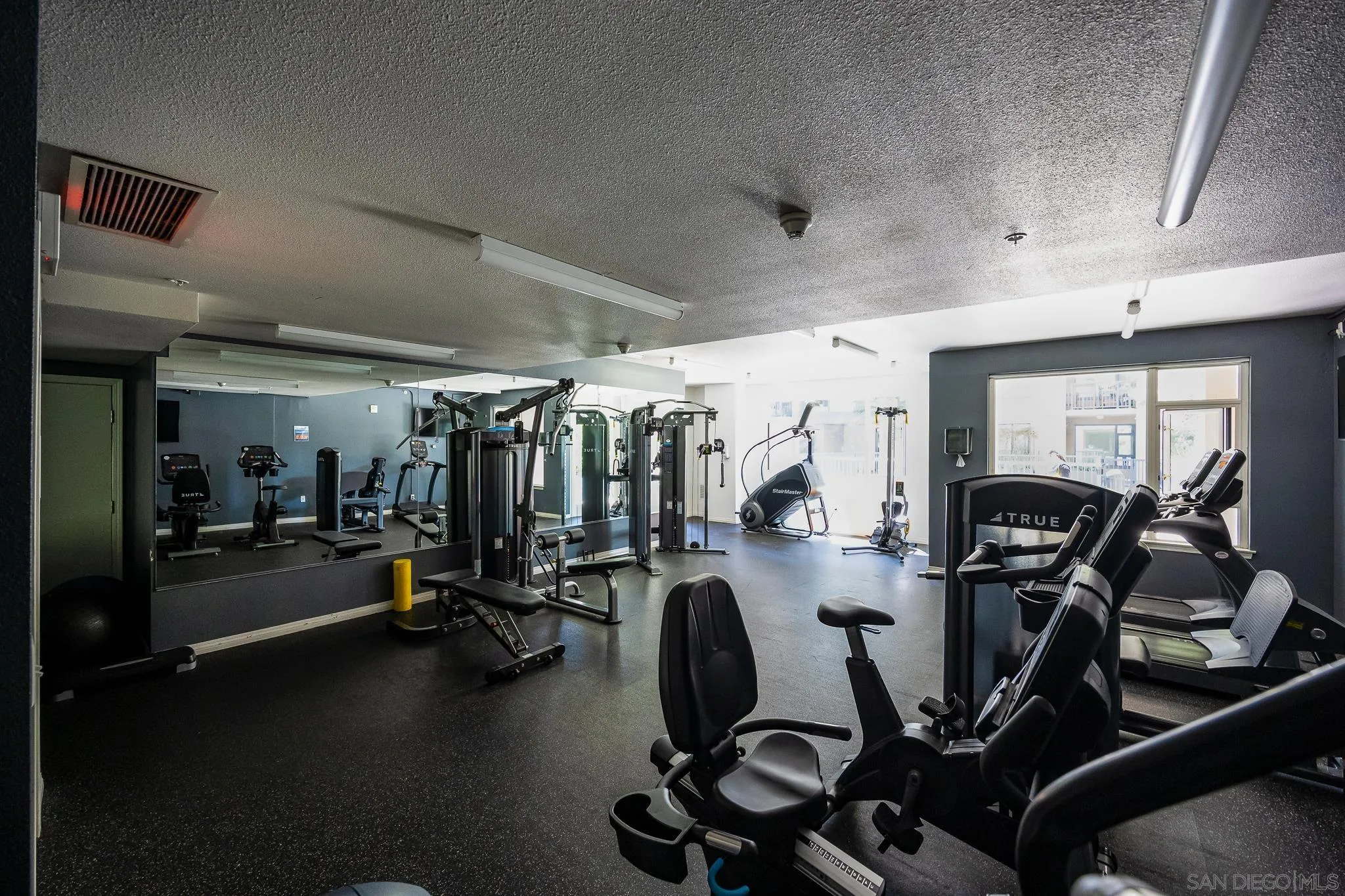 https://cdn.realtyfeed.com/cdn/127/250036797/630f1803f92a70a9a4584fb9b9e80da9.webp