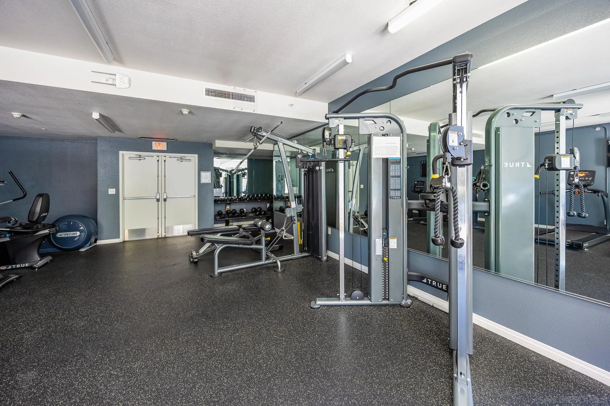 https://cdn.realtyfeed.com/cdn/127/250036797/63a4265eebc7aa2cfbff2946cbc9bcf4.webp