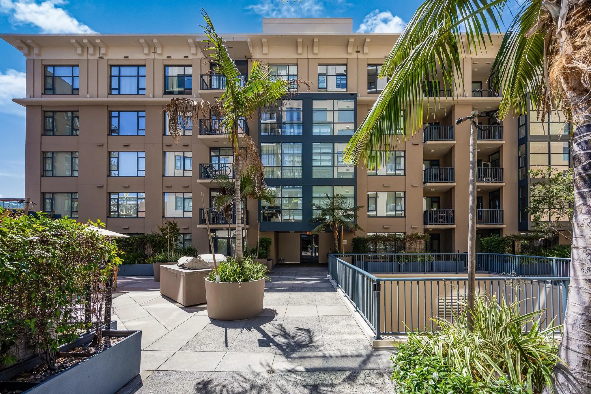 https://cdn.realtyfeed.com/cdn/127/250036797/9d5505a0179eb1455b35f72e66738fe8.webp