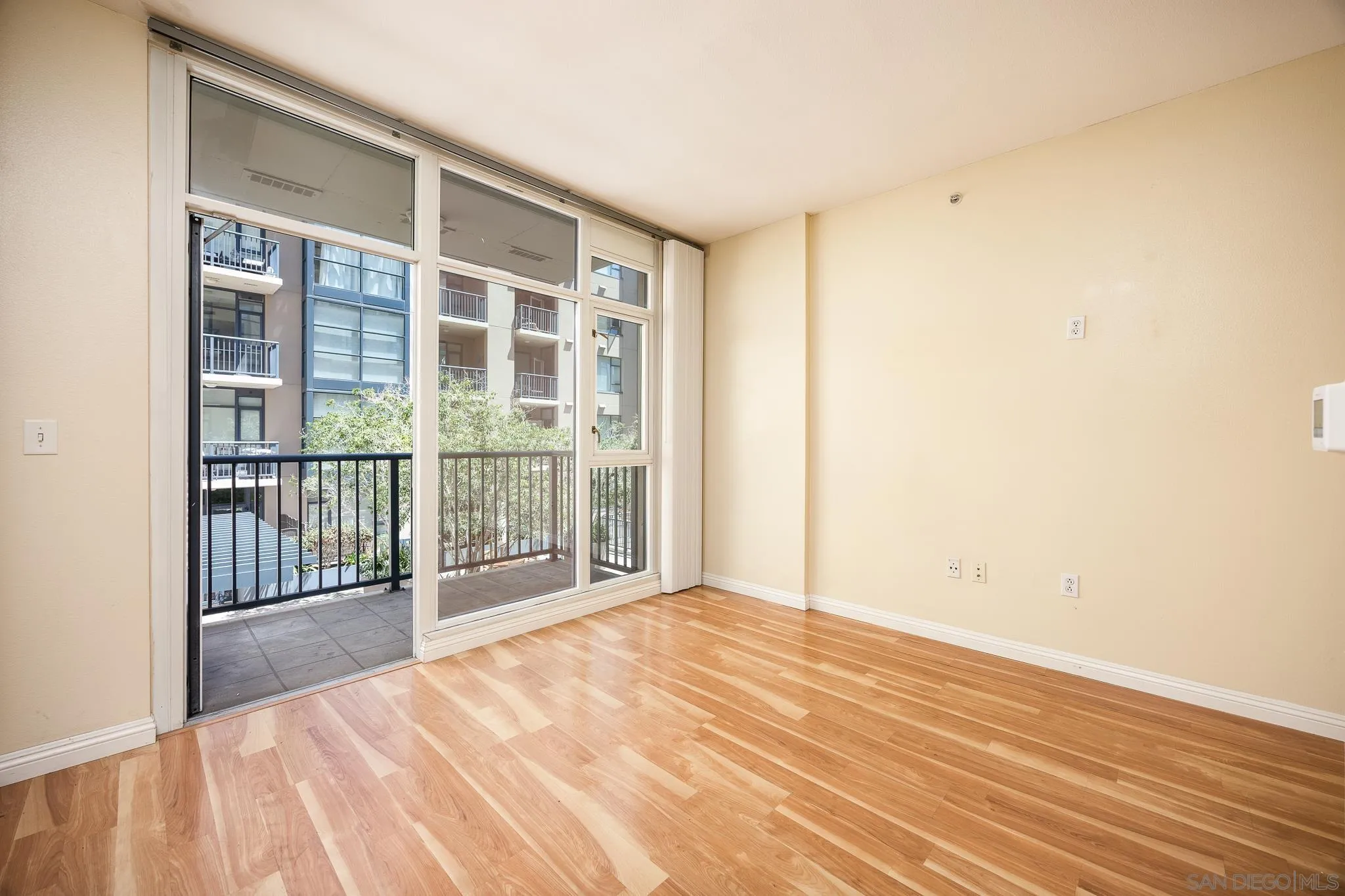 https://cdn.realtyfeed.com/cdn/127/250036797/a089702310a1389a6497fa26ed8aafb1.webp