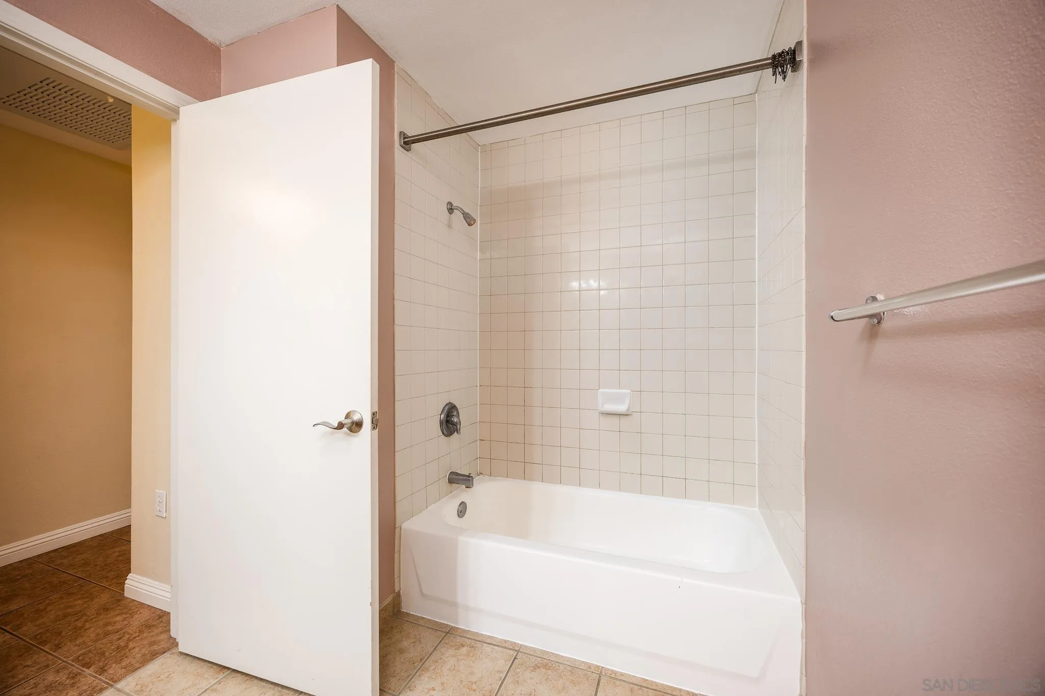 https://cdn.realtyfeed.com/cdn/127/250036797/e9a3d9c9e1ff71aab59703abb97638d6.webp
