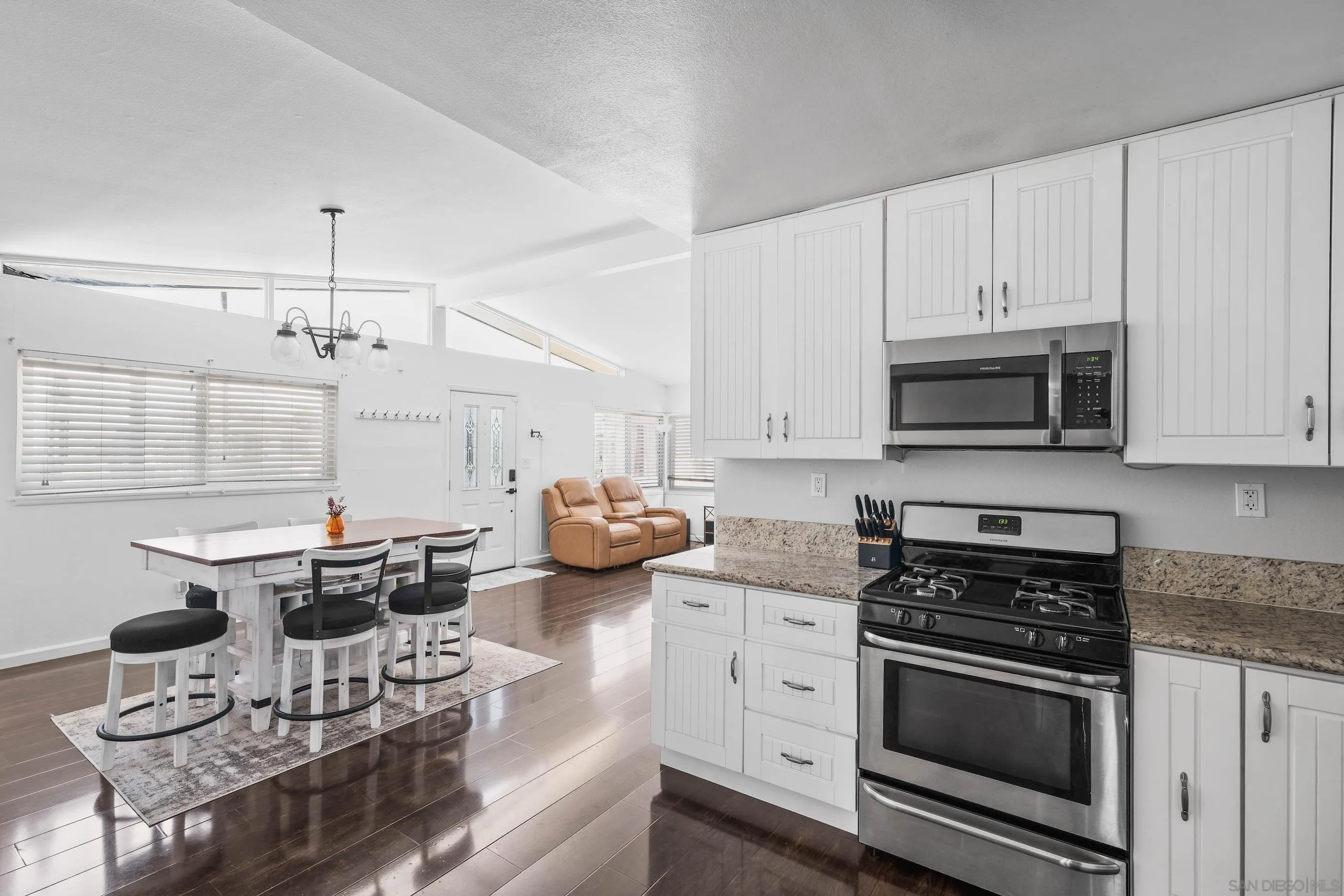 https://cdn.realtyfeed.com/cdn/127/250036802/378e8494acfa4e9f3e1b41b393386fb5.webp