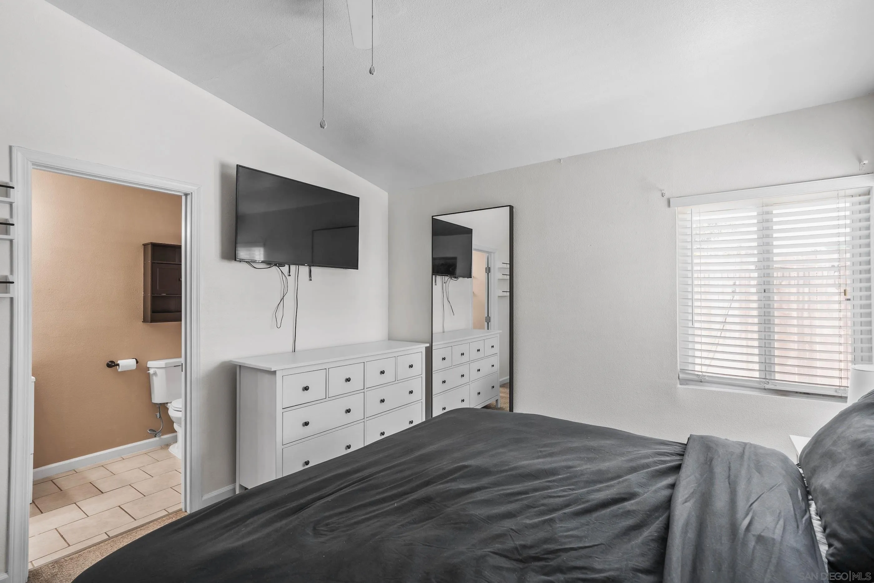 https://cdn.realtyfeed.com/cdn/127/250036802/748a03031c2d248a228ad56959d42d79.webp