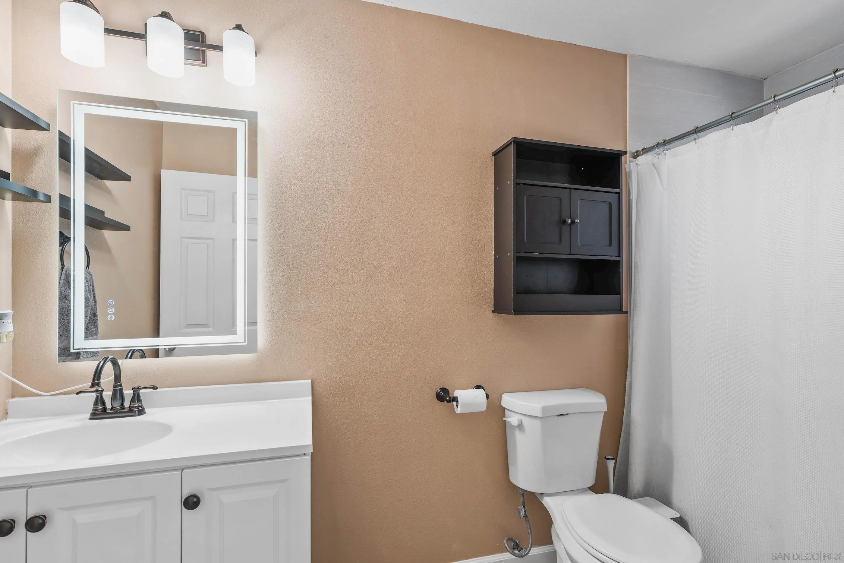 https://cdn.realtyfeed.com/cdn/127/250036802/797c9b57e837d8979d4e8326bd88eede.webp