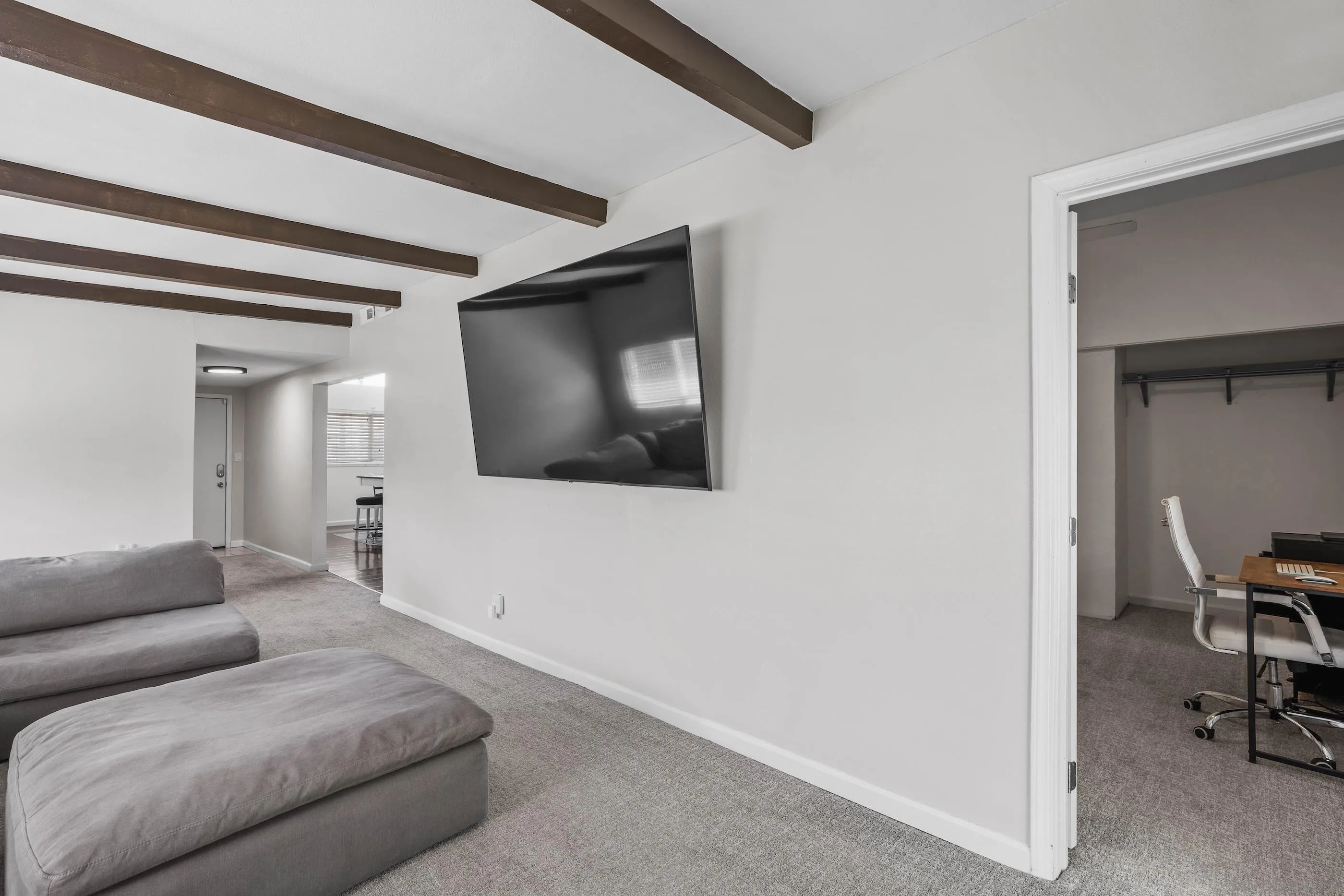 https://cdn.realtyfeed.com/cdn/127/250036802/ffbbf8c6e6d0290abee60d2c14a94c44.webp