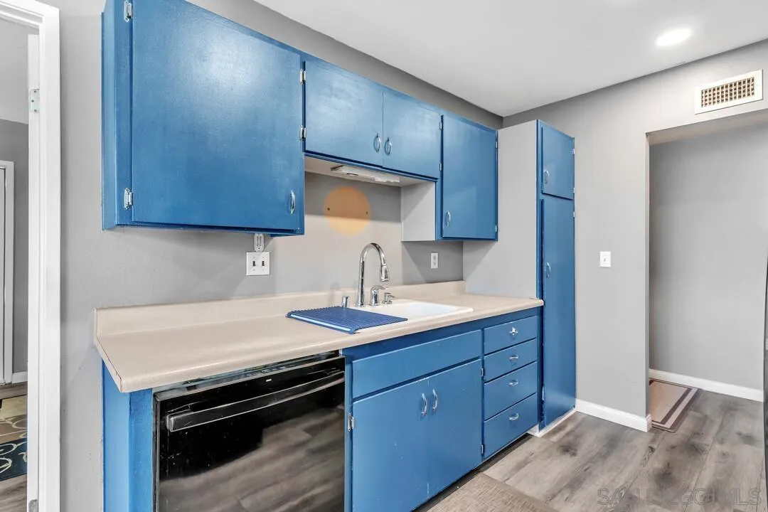 https://cdn.realtyfeed.com/cdn/127/250036803/2c813821eaf7b86c0ddd0c481981401b.webp