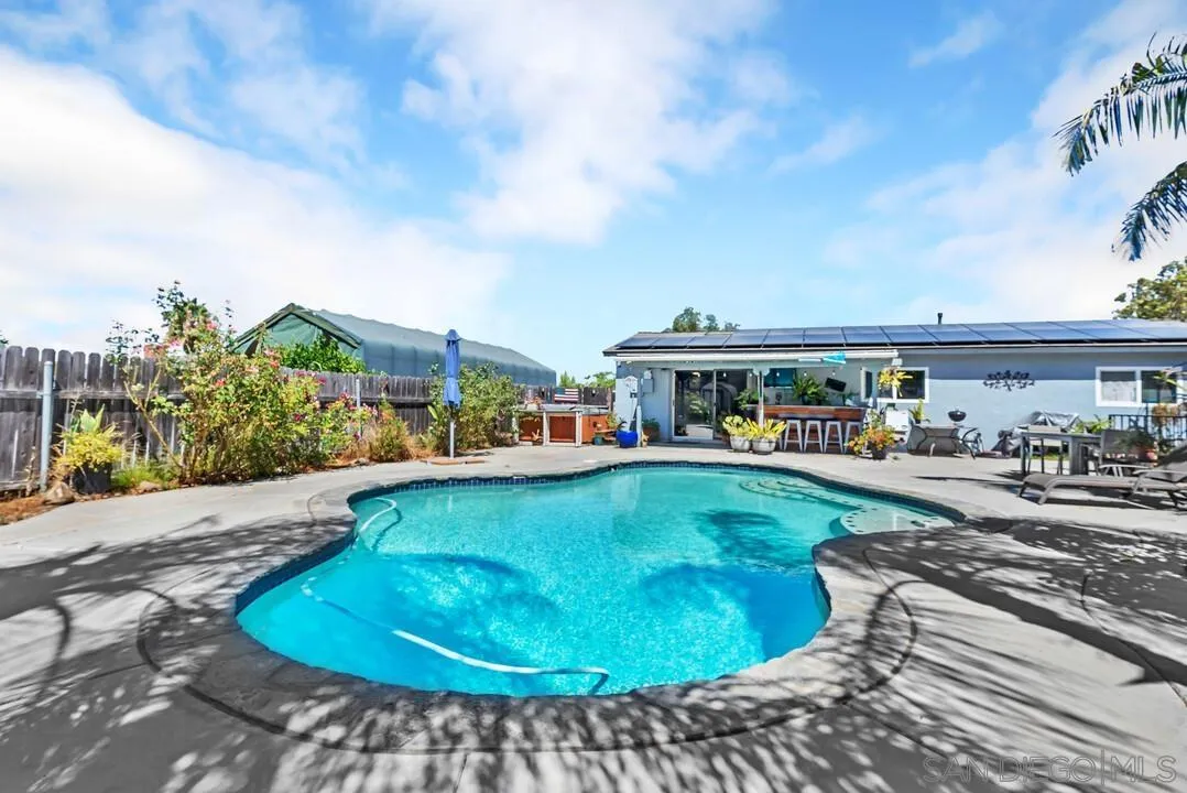 https://cdn.realtyfeed.com/cdn/127/250036803/2d2158bf252dbb4244f59a0a51f56ee3.webp