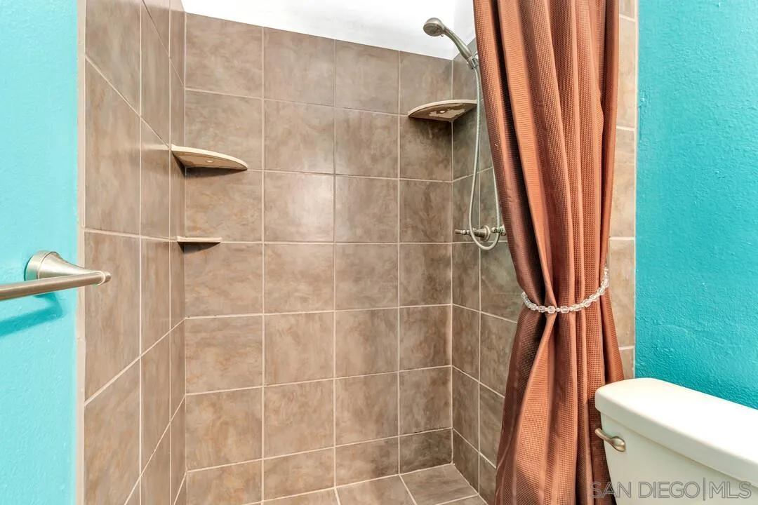 https://cdn.realtyfeed.com/cdn/127/250036803/4c809cef849cdb5b9684adaa82c58b18.webp