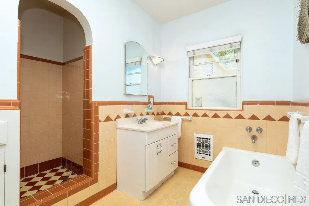 https://cdn.realtyfeed.com/cdn/127/250036804/00ab7d5f1e1ec283130af27a2d465e01.webp