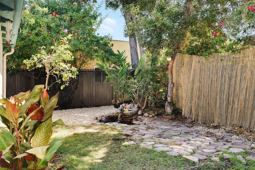 https://cdn.realtyfeed.com/cdn/127/250036804/0f13a1dab62ce4310d289f91f9b88bdc.webp