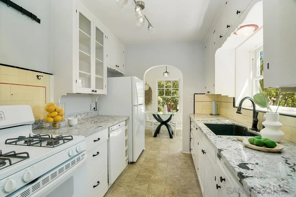 https://cdn.realtyfeed.com/cdn/127/250036804/17635728f03b9e46806121c59f3374c5.webp