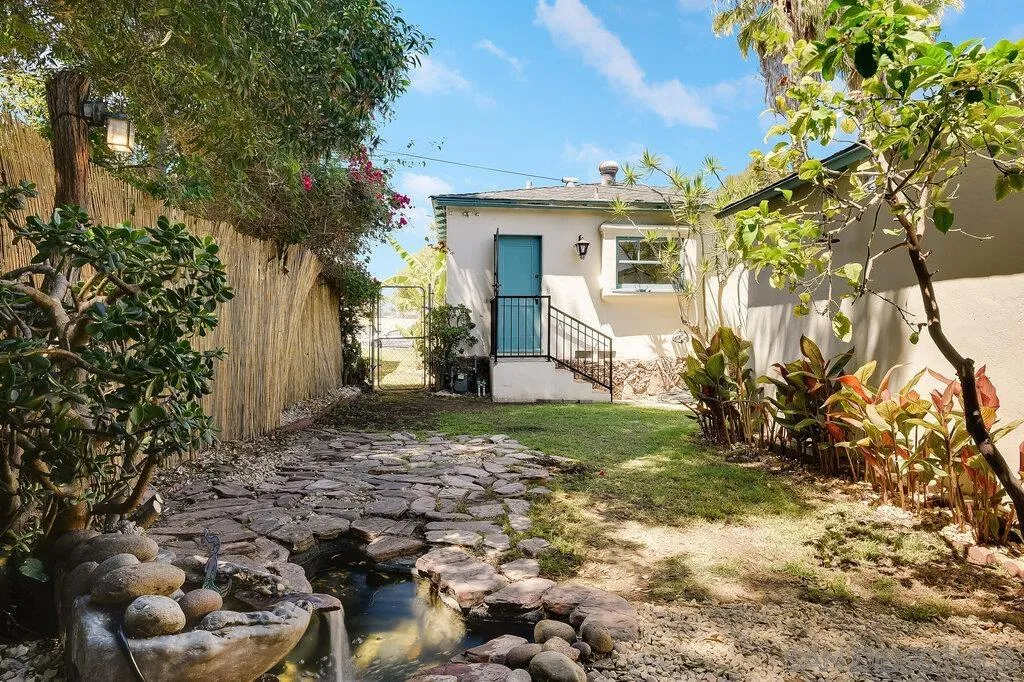 https://cdn.realtyfeed.com/cdn/127/250036804/19c44bca9e7087f0e91d7fb982f9ef74.webp
