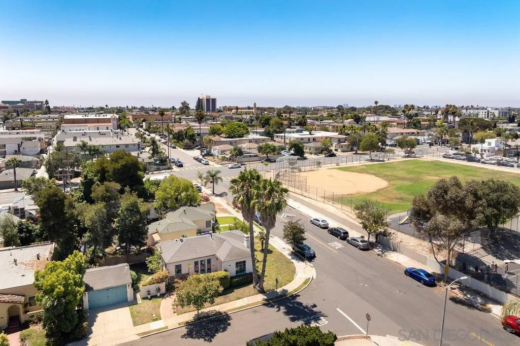 https://cdn.realtyfeed.com/cdn/127/250036804/3e4043e268e412e7acb151e9a502d0d2.webp