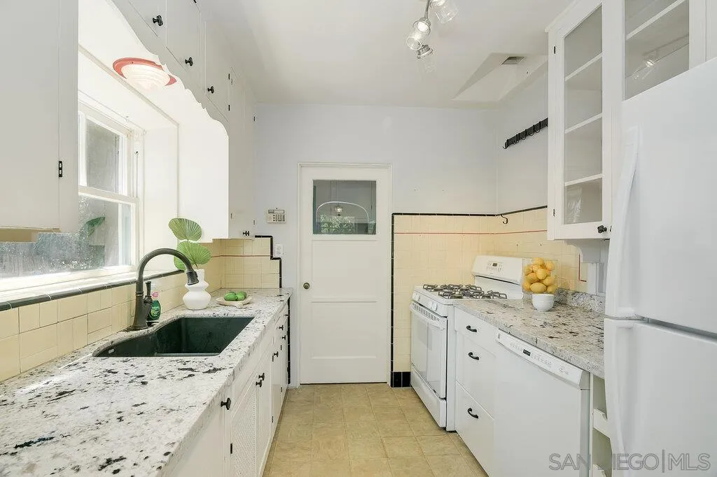 https://cdn.realtyfeed.com/cdn/127/250036804/70580c14b946411be66a48c73e05d686.webp