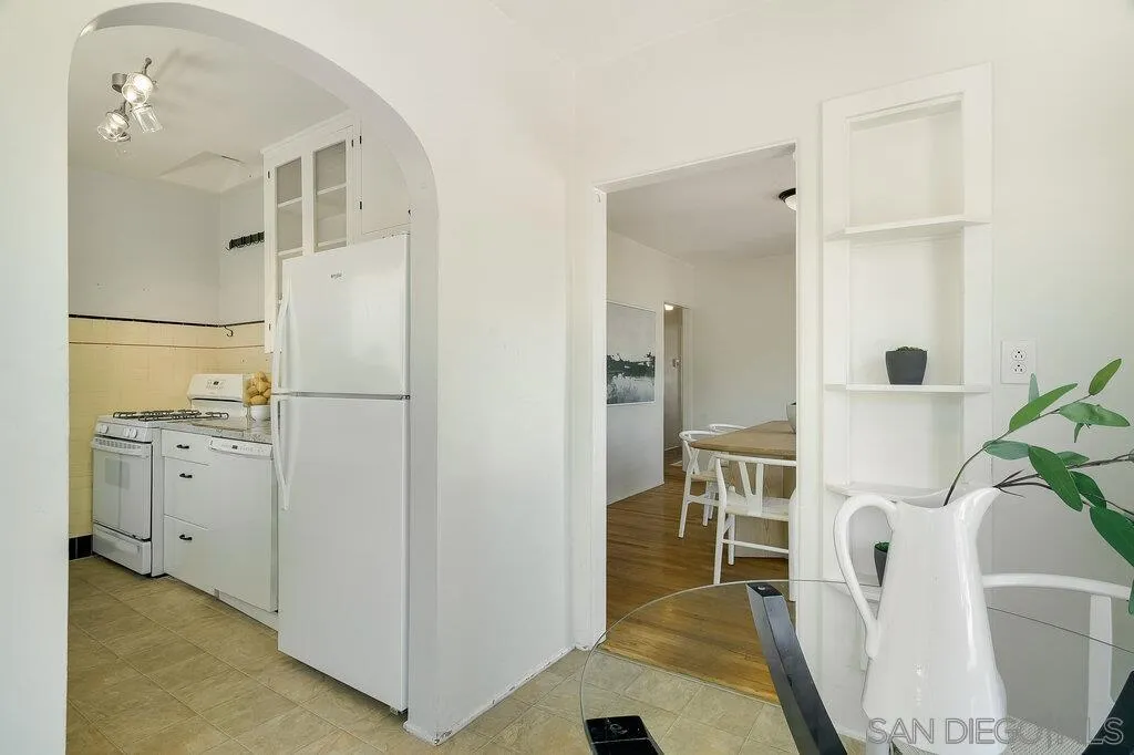 https://cdn.realtyfeed.com/cdn/127/250036804/ca39f0e8a6560dd988339e9880036c97.webp