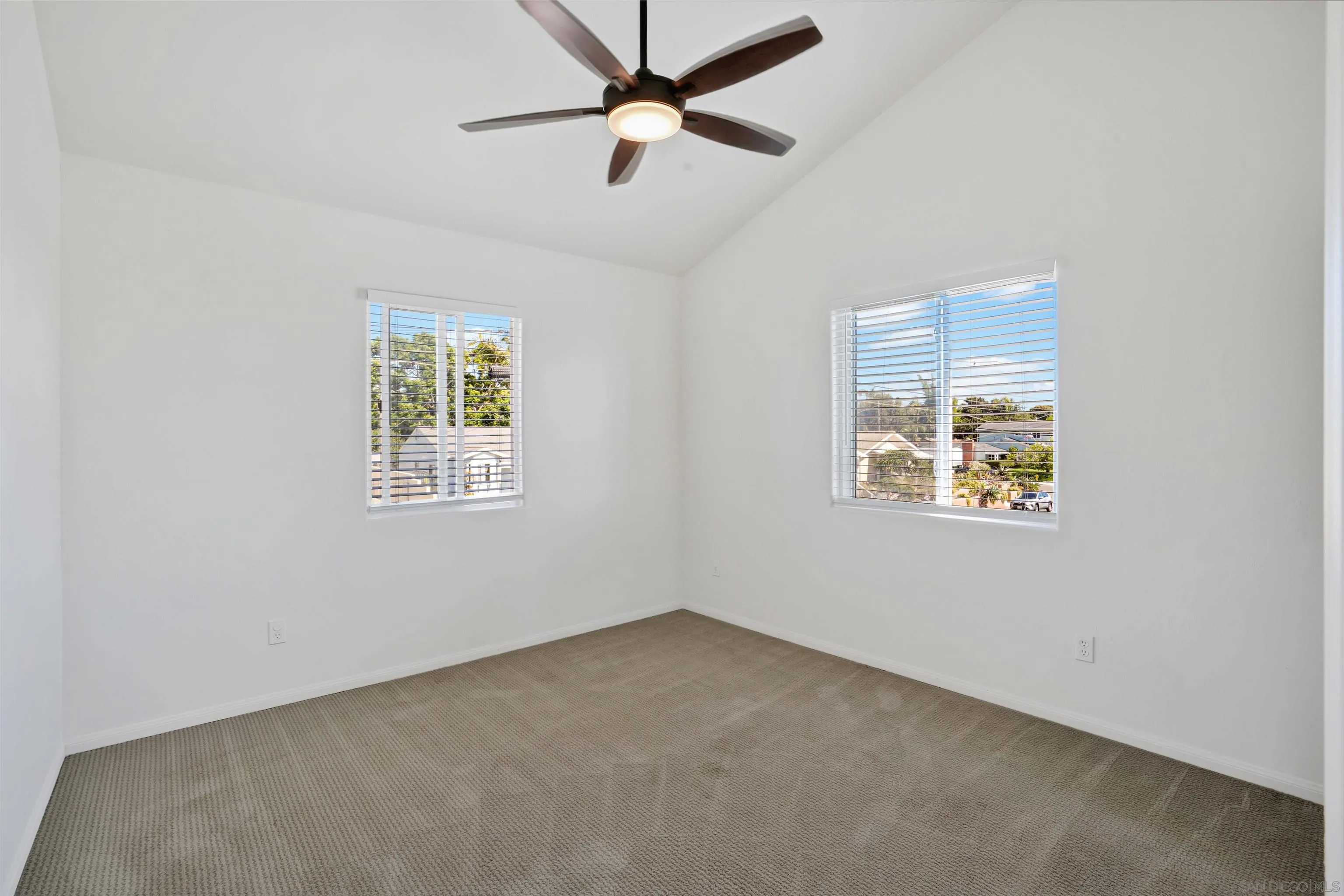 https://cdn.realtyfeed.com/cdn/127/250036810/45a44218d78eed9d370d720dcf32a538.webp
