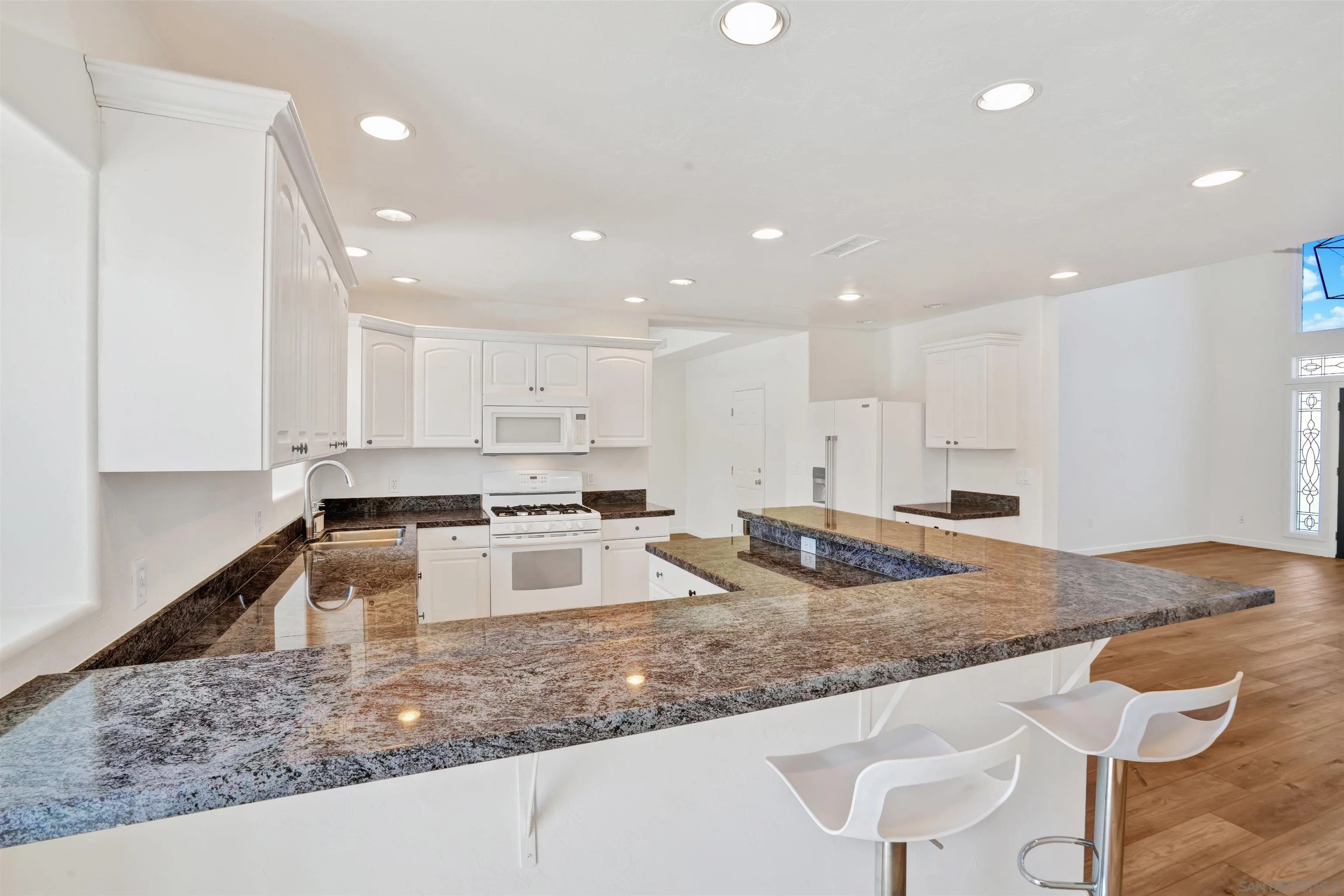 https://cdn.realtyfeed.com/cdn/127/250036810/6d57cc6a177ec67bf9ec2b118e6838a3.webp
