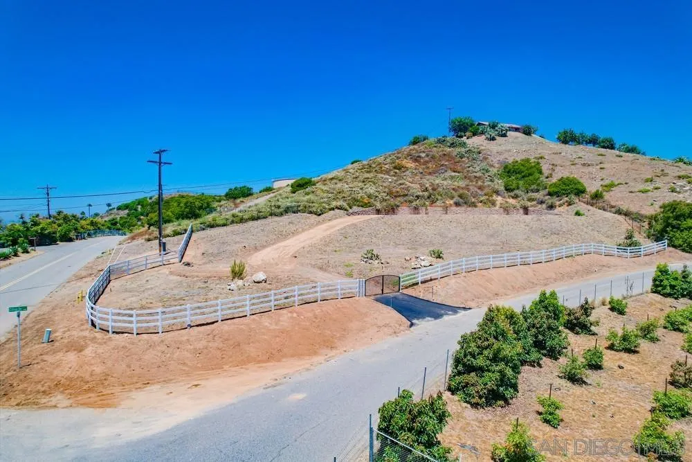 https://cdn.realtyfeed.com/cdn/127/250036813/065980d3cf1efb87799999f105e4d44e.webp