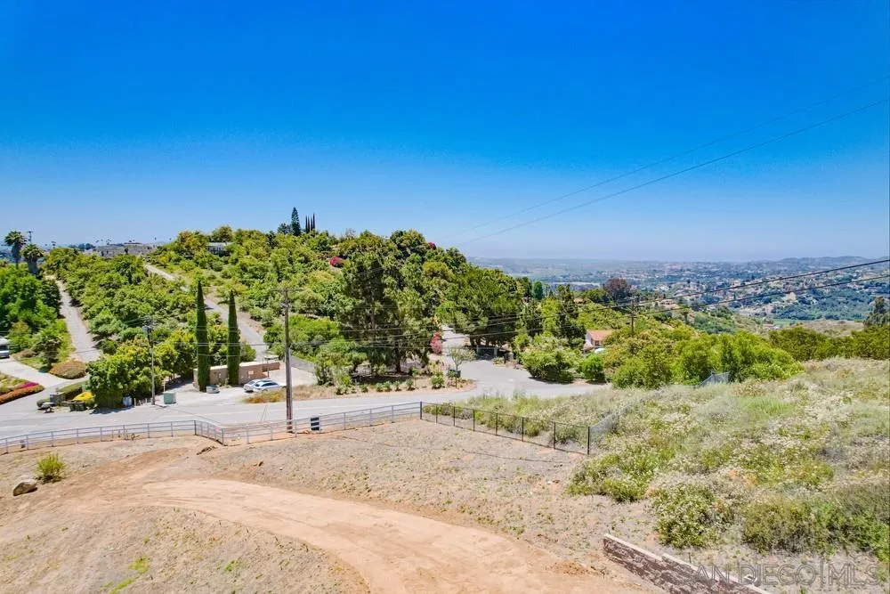 https://cdn.realtyfeed.com/cdn/127/250036813/17f529656b913949849793608d5bf55a.webp