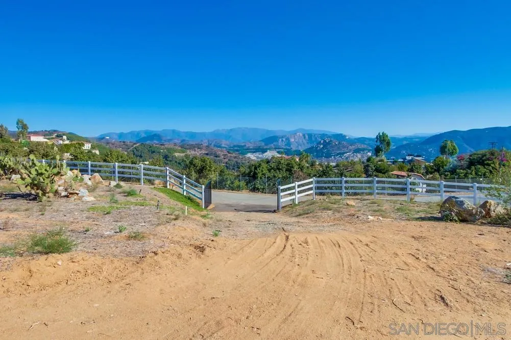 https://cdn.realtyfeed.com/cdn/127/250036813/3be8bfea75d245c0e794d74e1da8a297.webp