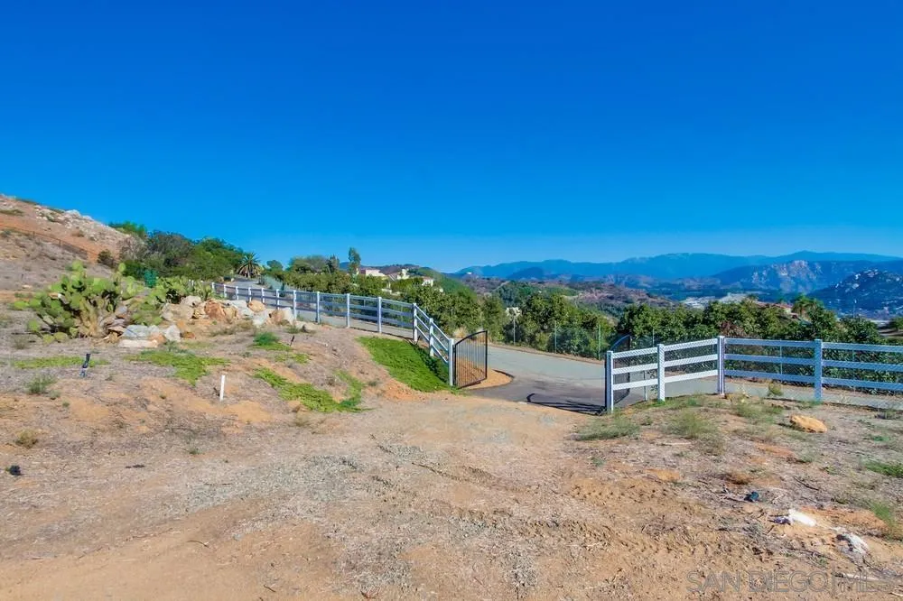https://cdn.realtyfeed.com/cdn/127/250036813/3f0248248a7f09dc254698bc2741b9ef.webp