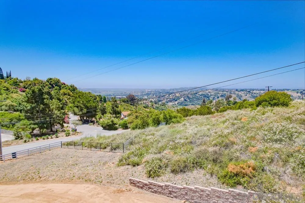 https://cdn.realtyfeed.com/cdn/127/250036813/a74208a5bd371026abb9b85682a7018a.webp